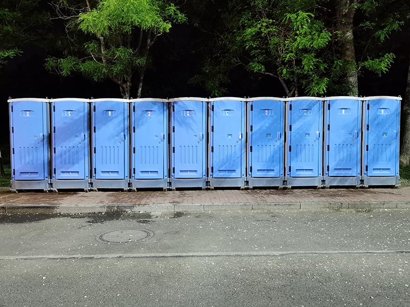 水沖儲存式廁所